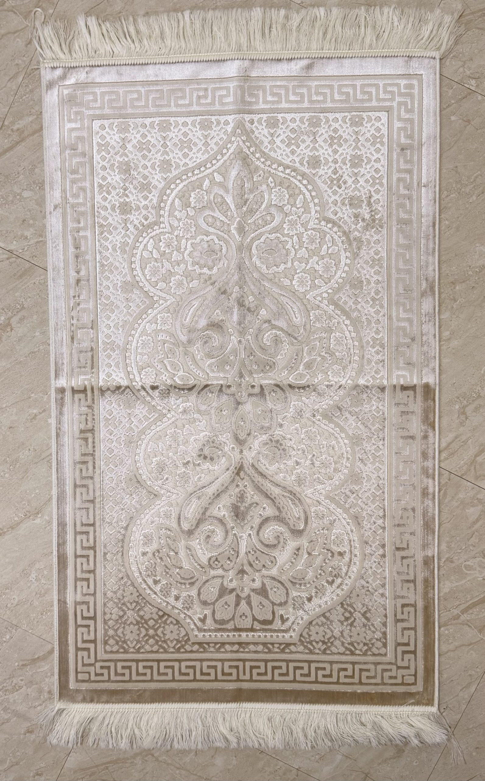 Velvet Islamic Prayer Mat Turkish Luxury Janamaz Sajadah (Crean)