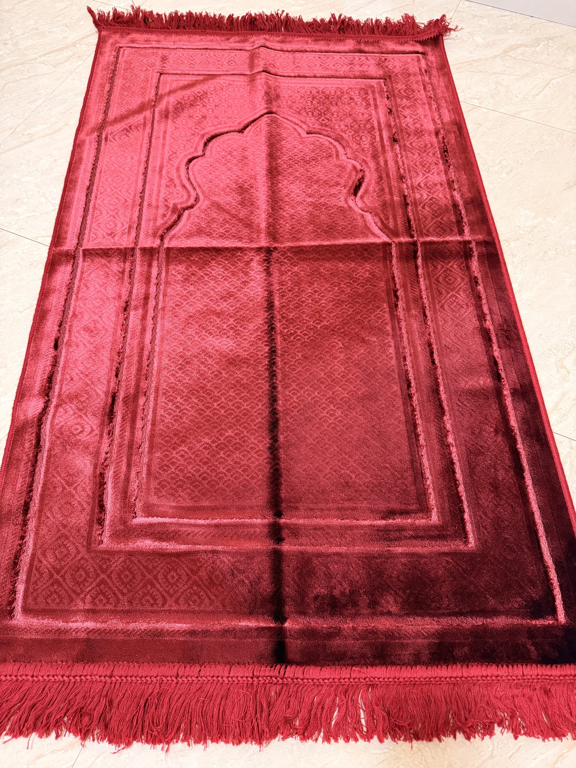 Velvet Islamic Prayer Mat Turkish Luxury Janamaz Sajadah (Red)