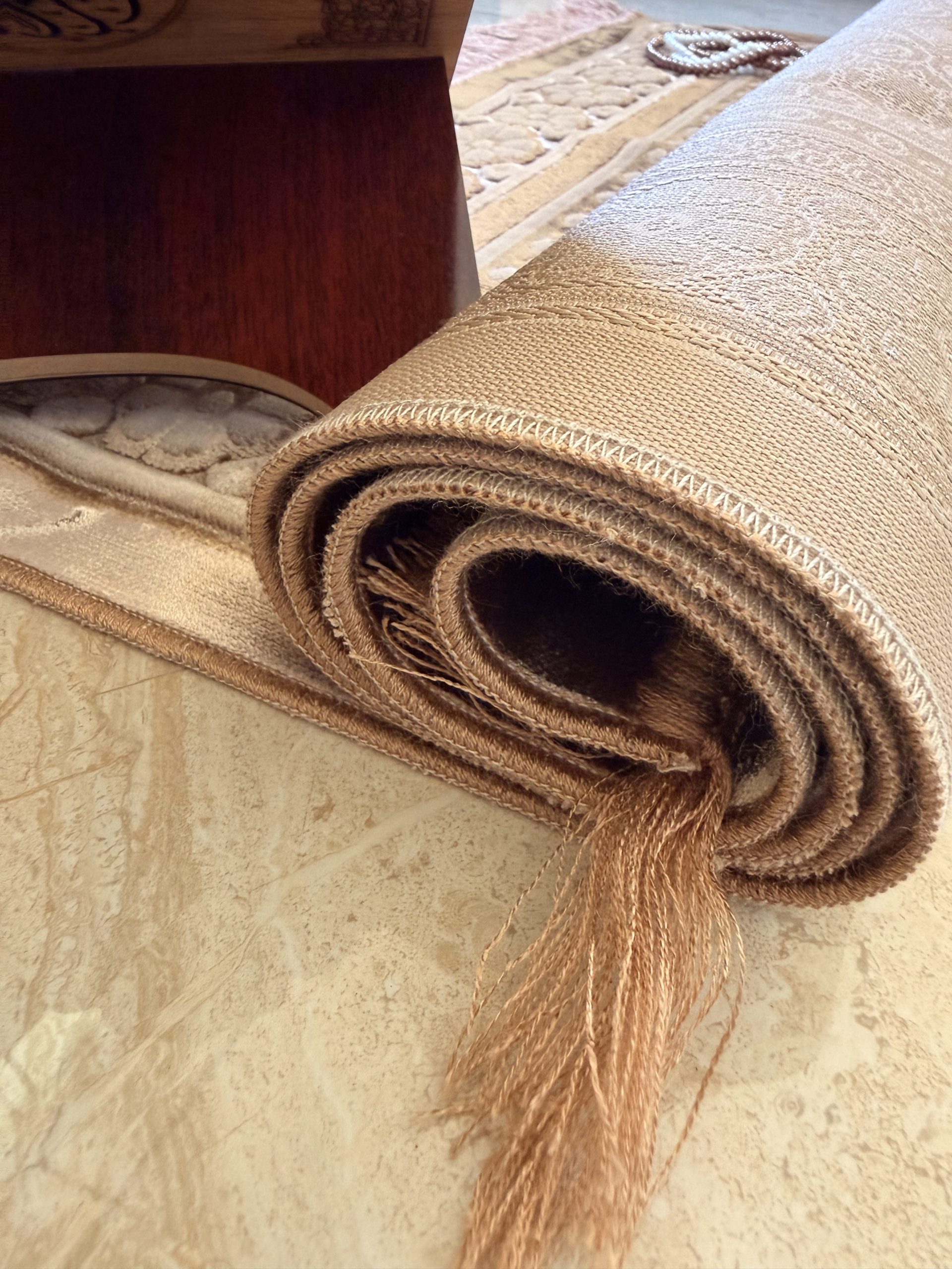 Velvet Islamic Prayer Mat Turkish Luxury Janamaz Sajadah (Brown)